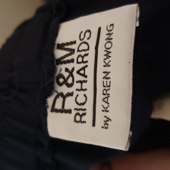 Black skirt and jacket suite, worn a few times dry clean only - Picture 8 of 9